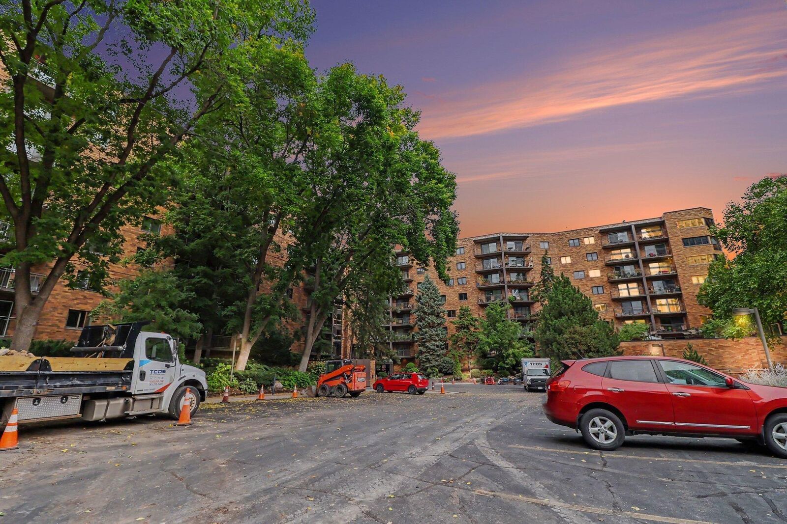 Property Photo:  210 W Grant Street 615  MN 55403 