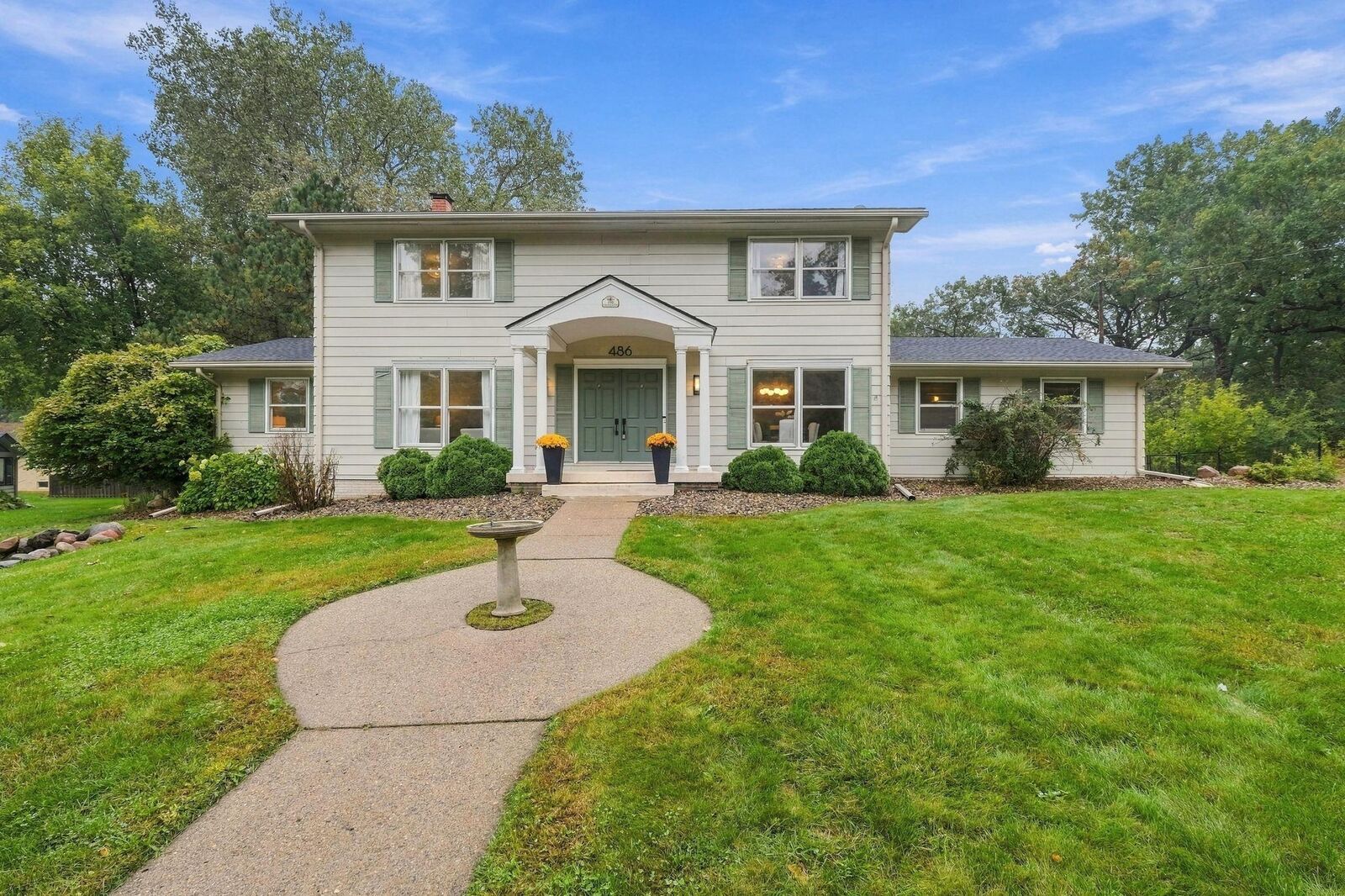 Property Photo:  486 Rimrock Drive  MN 55124 