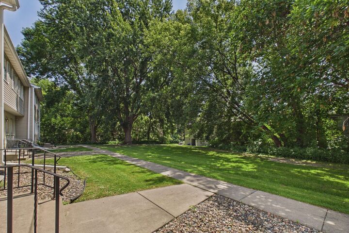 Property Photo:  1467 Goodwin Avenue N  MN 55128 