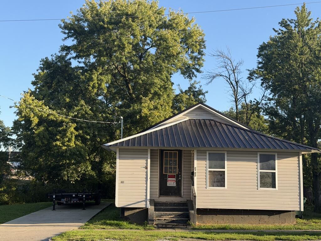 Property Photo: 1201 E Jefferson Street MO 63501