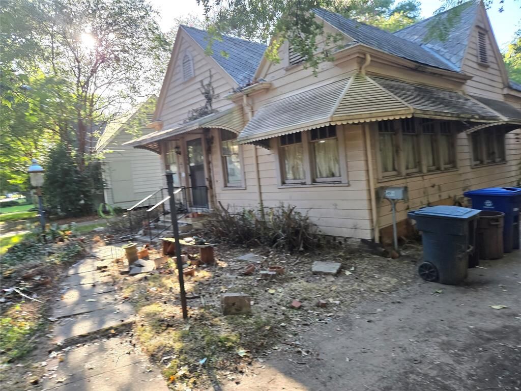 Property Photo:  346 Albany Avenue  LA 71105 