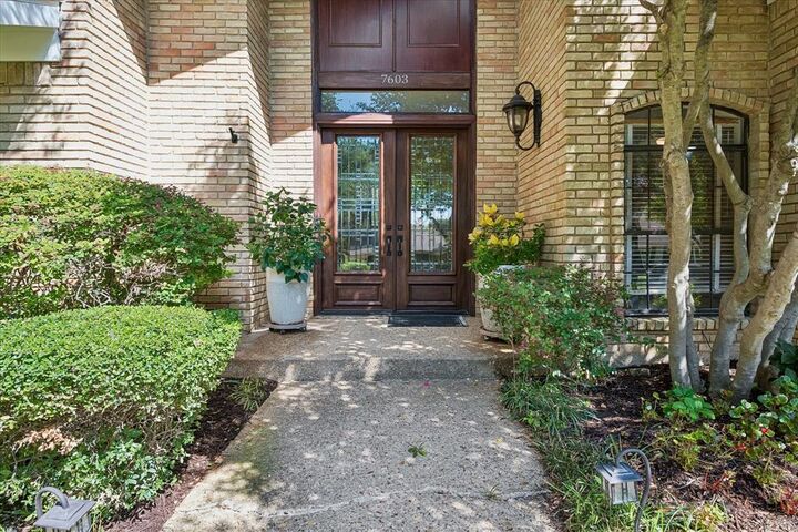 Property Photo: 7603 Queens Ferry Lane TX 75248