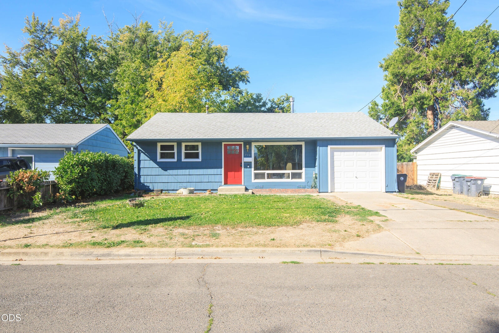 Property Photo: 716 Hamilton Street OR 97501