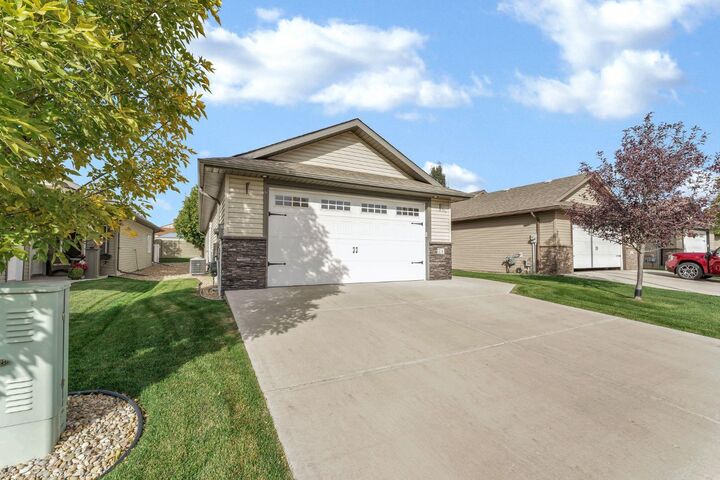 Property Photo: 24 Wheatland Drive SE AB T1B 0M8