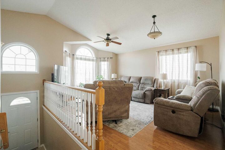 Property Photo:  148 Eglert Drive  AB T9K 1V3 