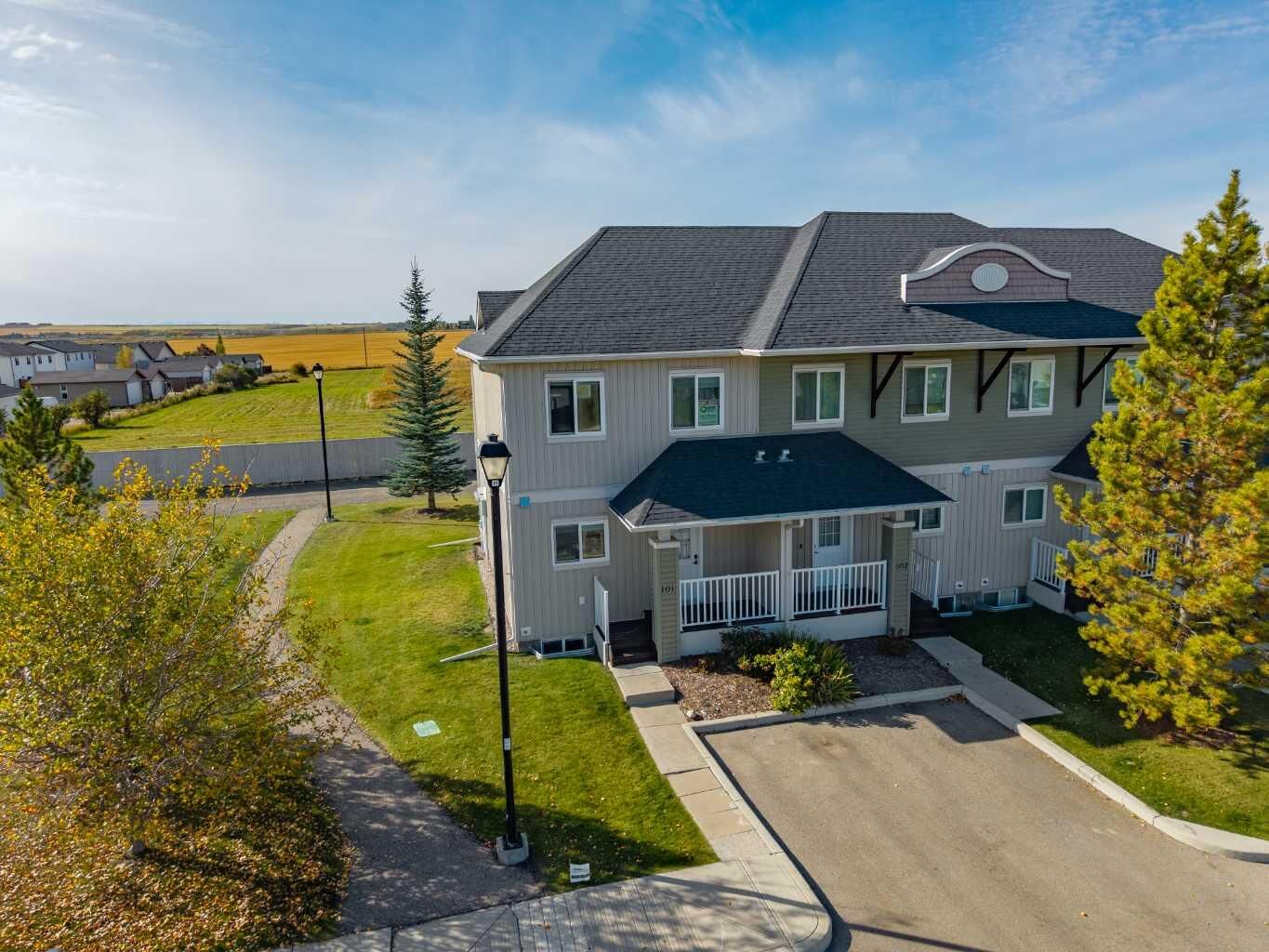 Property Photo:  101 Clover Way  AB T0M 0N0 