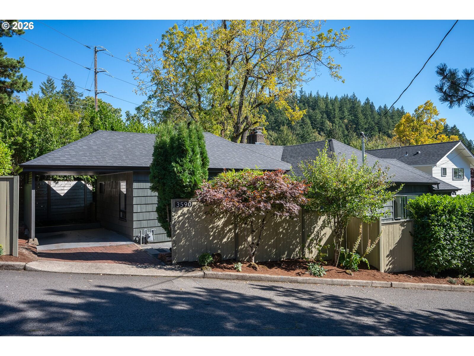 Property Photo:  3590 SW Patton Rd  OR 97221 