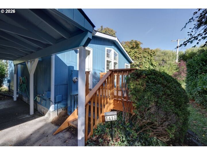 Property Photo: 1410 Donnerberg Rd OR 97138