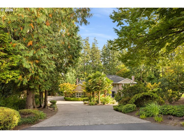 Property Photo: 1618 S Corbett Hill Cir OR 97219
