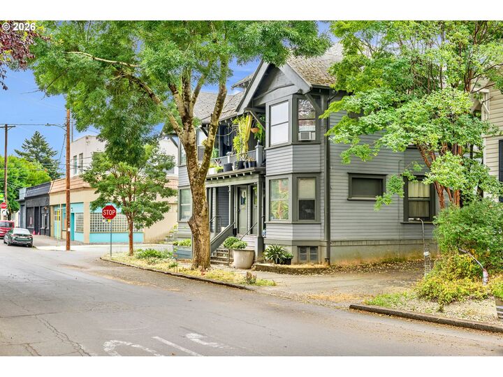 Property Photo:  601 NE Randall Ave  OR 97232 