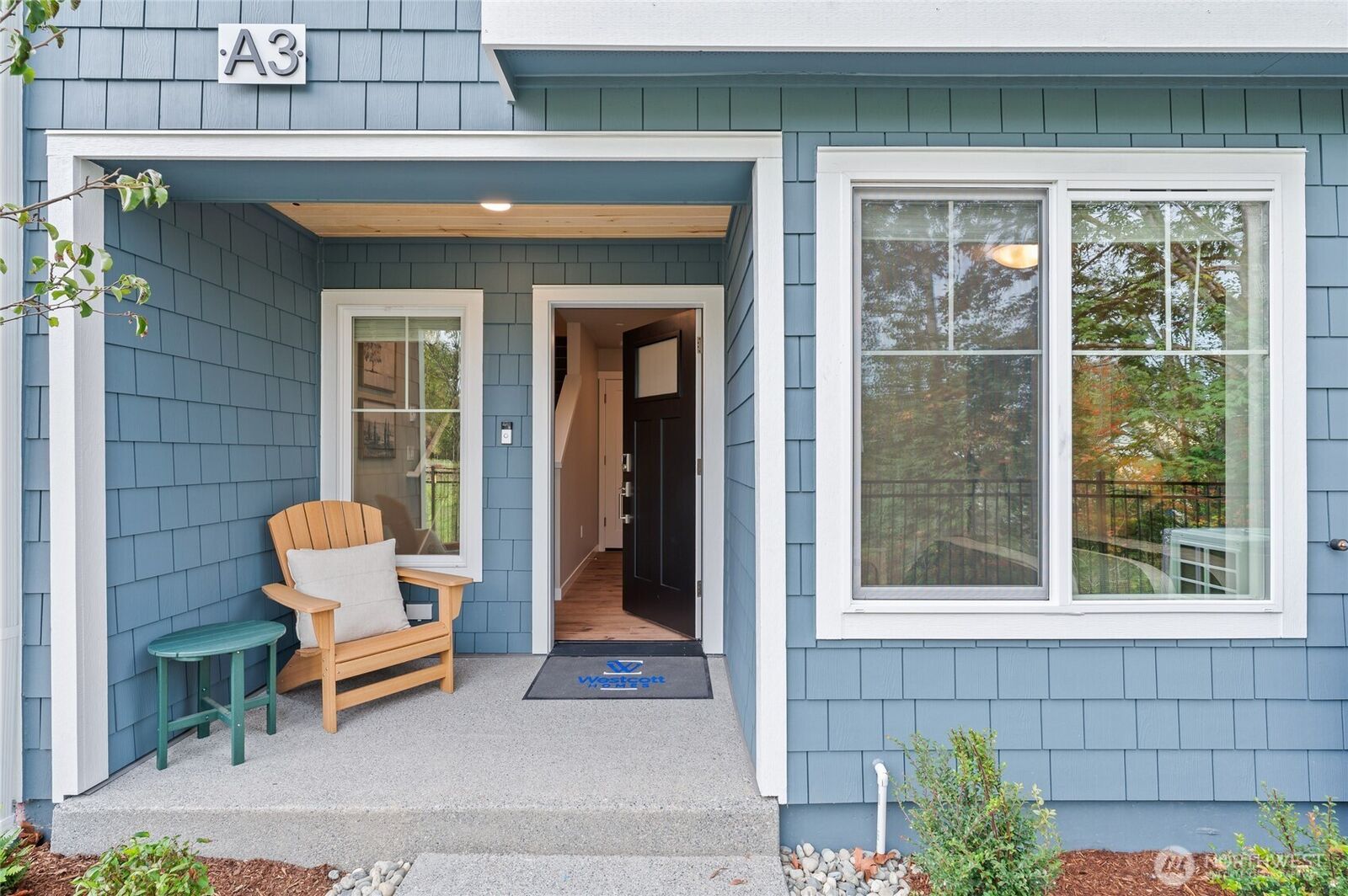 Property Photo: 14424 Madison Way H3 WA 98087
