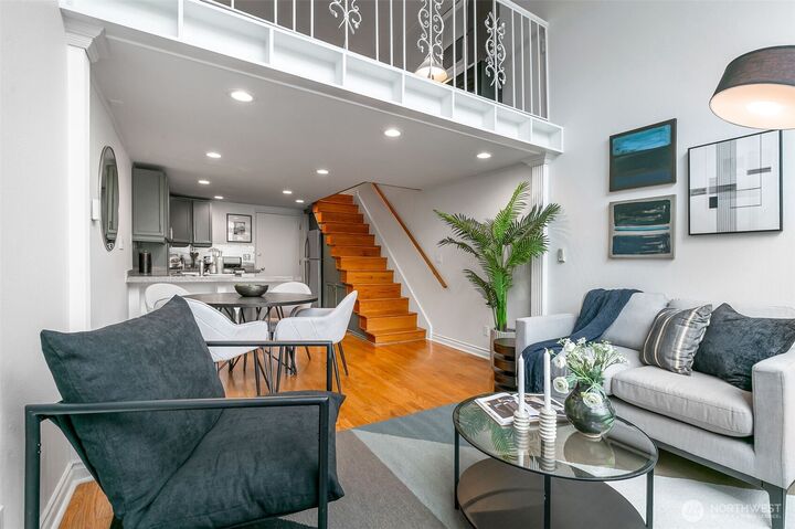 Property Photo:  1000  Union St 315  WA 98101 