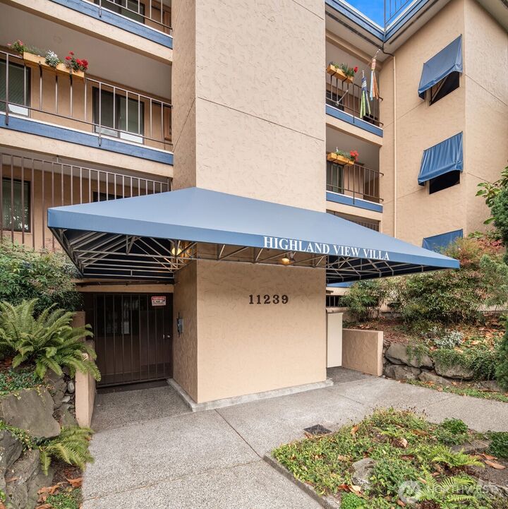 Property Photo: 11239 Greenwood Avenue N 304 WA 98133