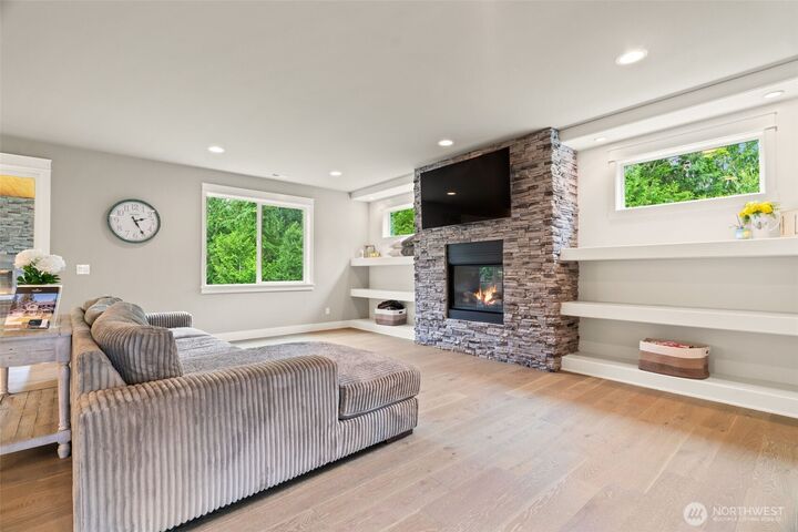Property Photo:  10103  52nd Street SE  WA 98290 