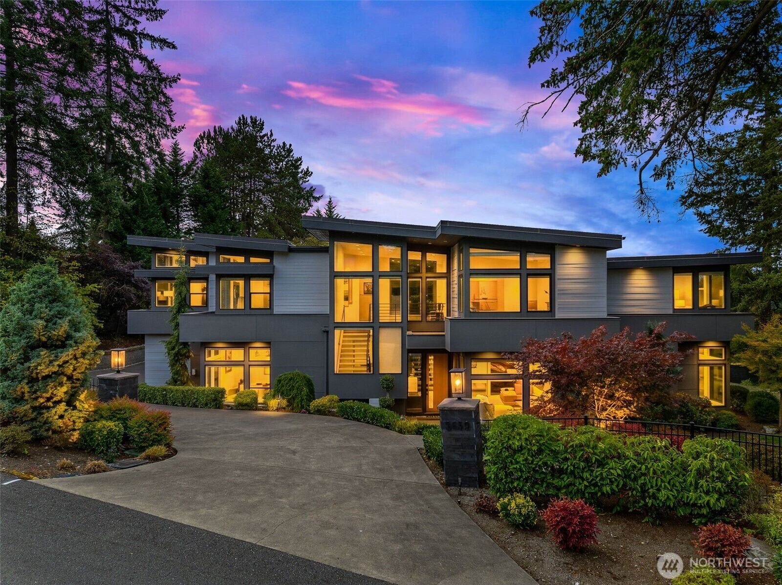 Property Photo:  2659  90th Ave NE  WA 98004 