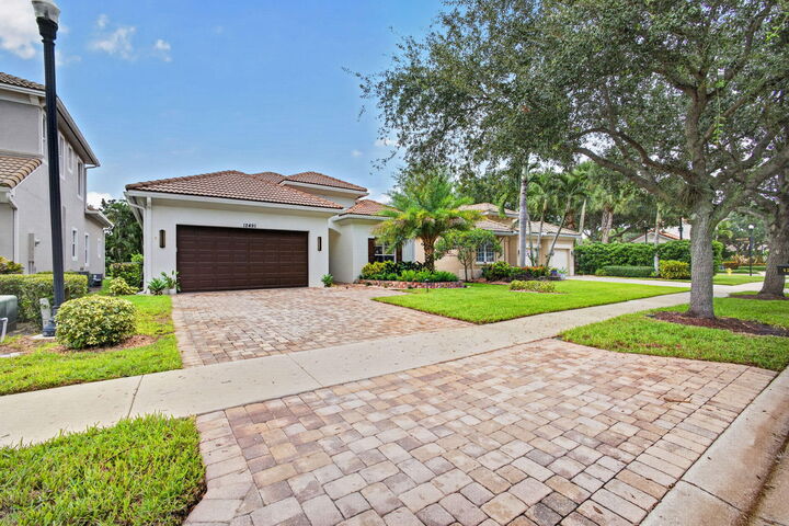 Property Photo:  12491 Aviles Circle  FL 33418 