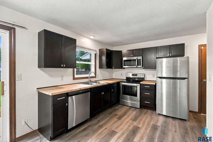 Property Photo: 4103 W Mesa Pass SD 57106-1603