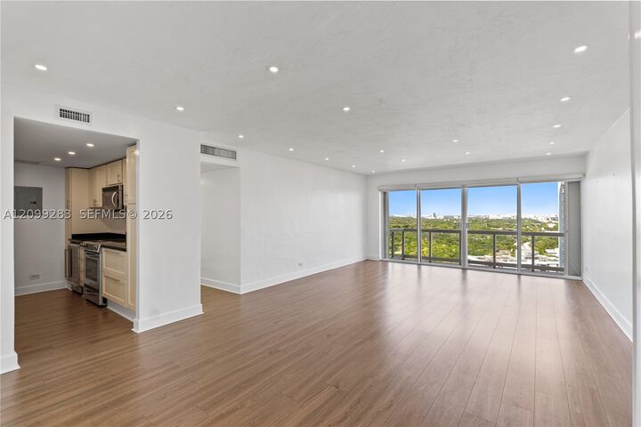Property Photo:  2451 Brickell Ave Phl  FL 33129 