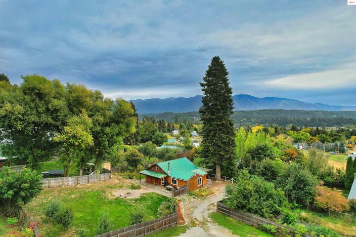 Property Photo:  6733 Chippewa  ID 83805 