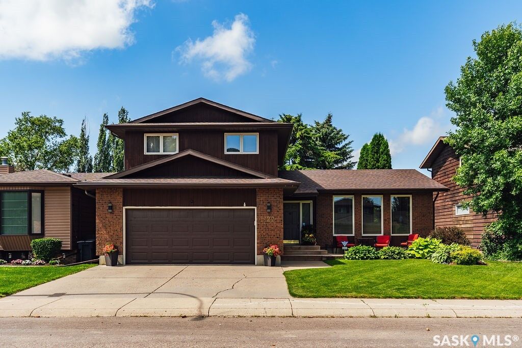 Property Photo:  122 Wakaw Crescent  SK S7J 4E2 