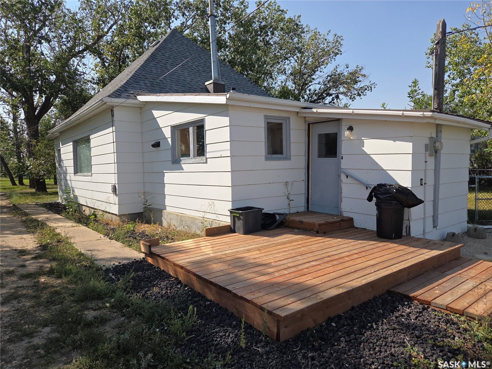 Property Photo:  215 Kerry Street  SK S0H 2P0 