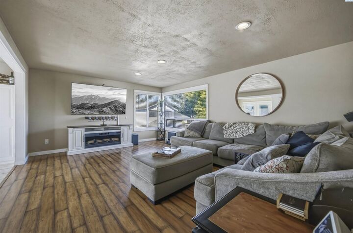 Property Photo:  5121 W Margaret Street  WA 99301 