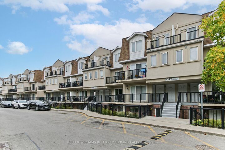 Property Photo:  3035 Finch Avenue W 2016  ON M9M 0A3 