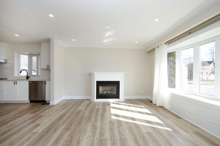 Property Photo:  574 Olive Avenue Main  ON L1H 2R3 