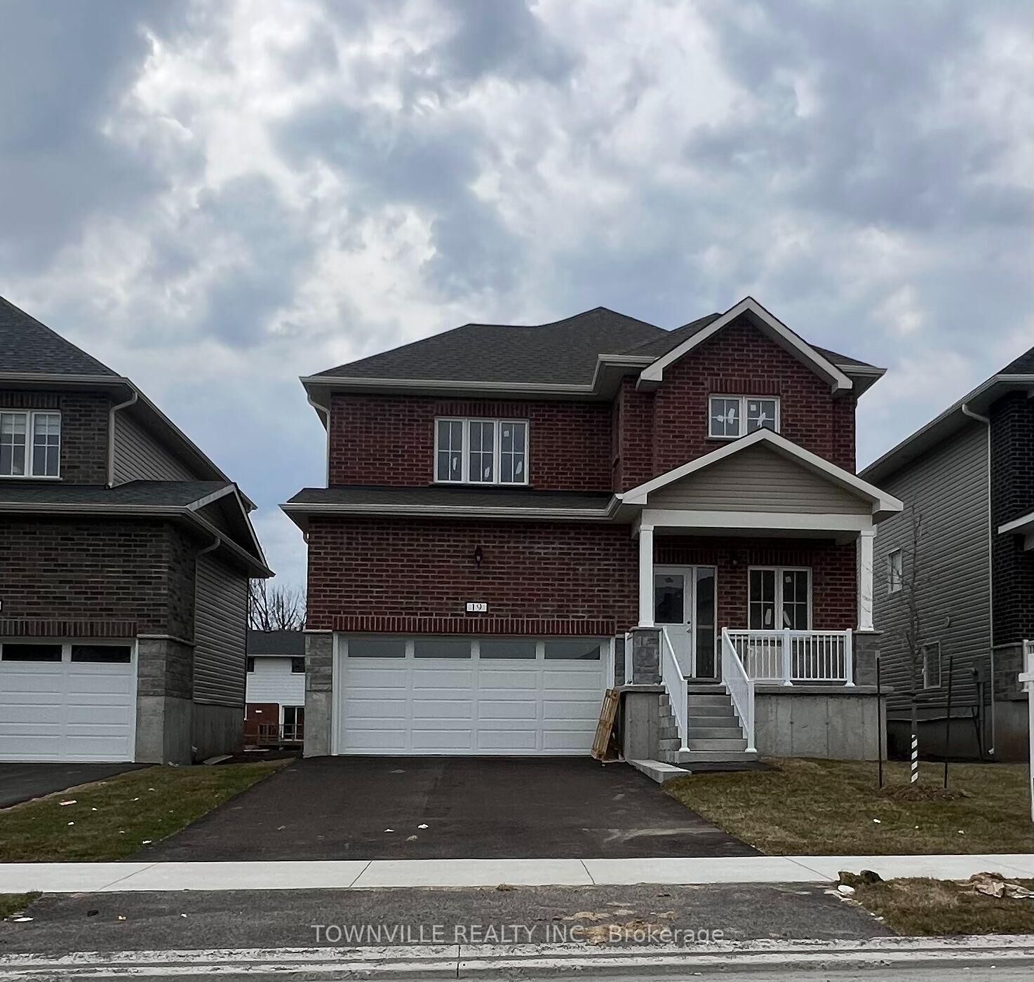 Property Photo:  19 Bradden Crescent  ON K8N 0T8 