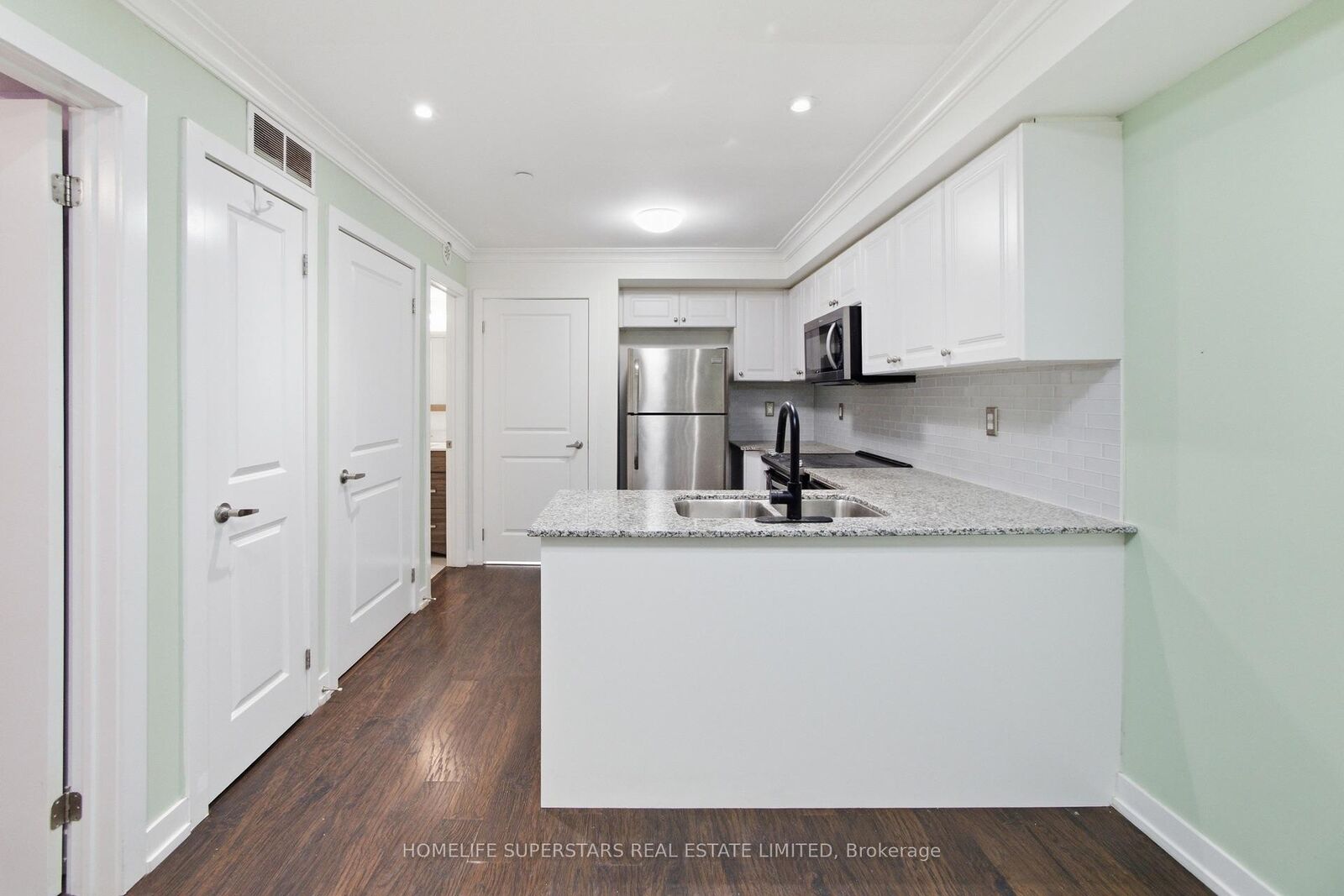 Property Photo:  8 Drummond Street 413  ON M8V 1Y8 