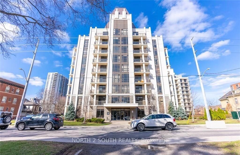 Property Photo:  90 Charlton Avenue W 605  ON L8P 0B4 