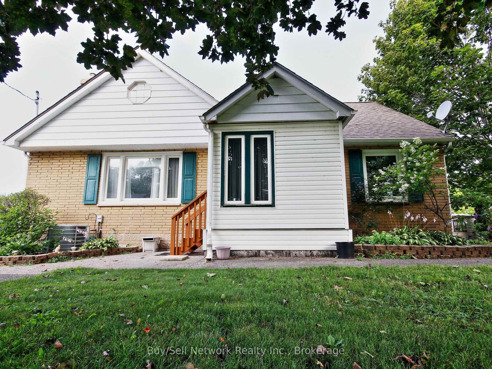 Property Photo:  962 Ward Street  ON K0L 1H0 