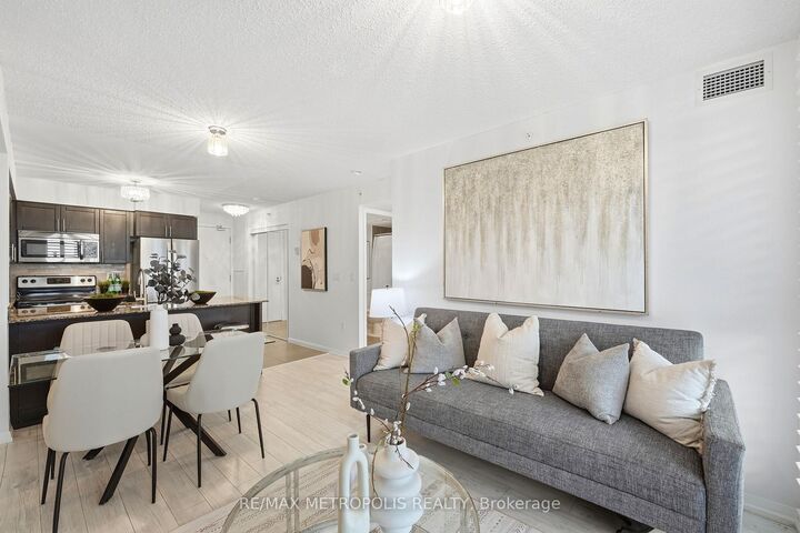 Property Photo:  800 Lawrence Avenue W 415  ON M6A 0B1 