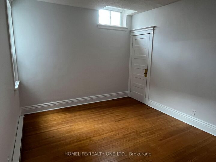 Property Photo:  479 Parliament Street  ON M5A 3A3 