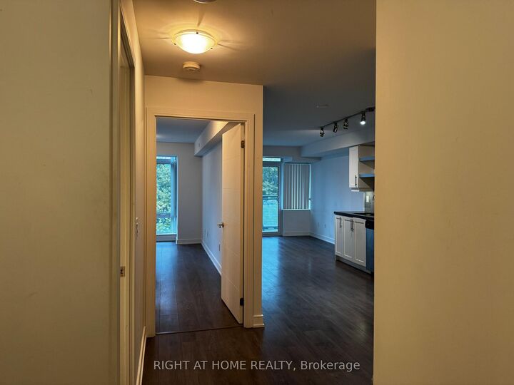 Property Photo:  525 Adelaide Street W 723  ON M5V 0N7 