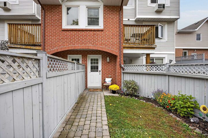 Property Photo:  315 Mullett Street 6  ON K7C 4J6 