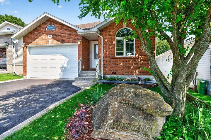 Property Photo: 633 Melrose Street ON K7M 9G8
