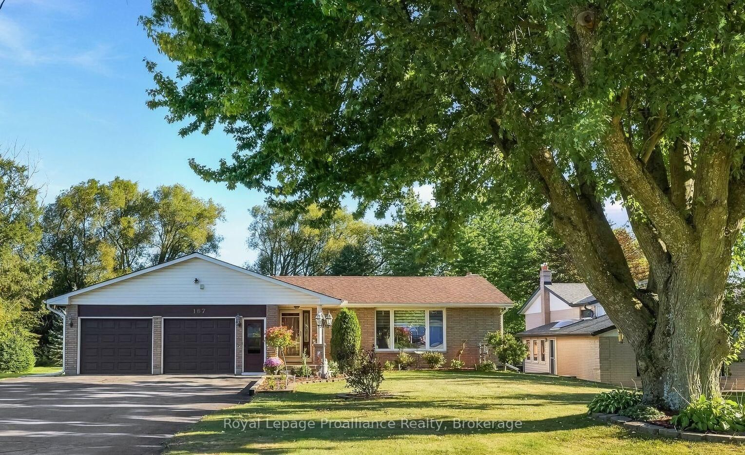 Property Photo:  167 Dundas Street  ON K0K 1H0 