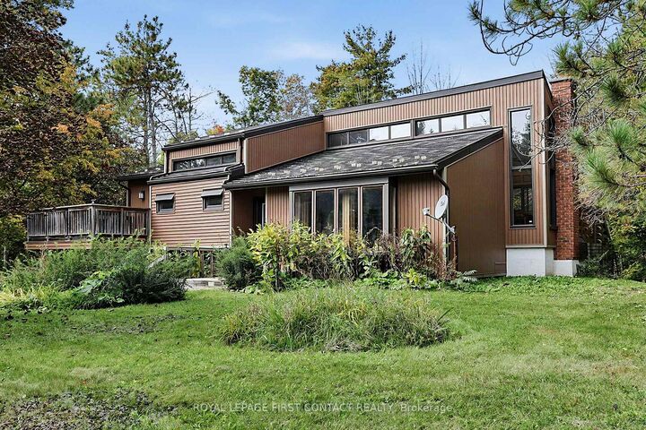 Property Photo:  2 Briarwood Court  ON L0L 1X0 