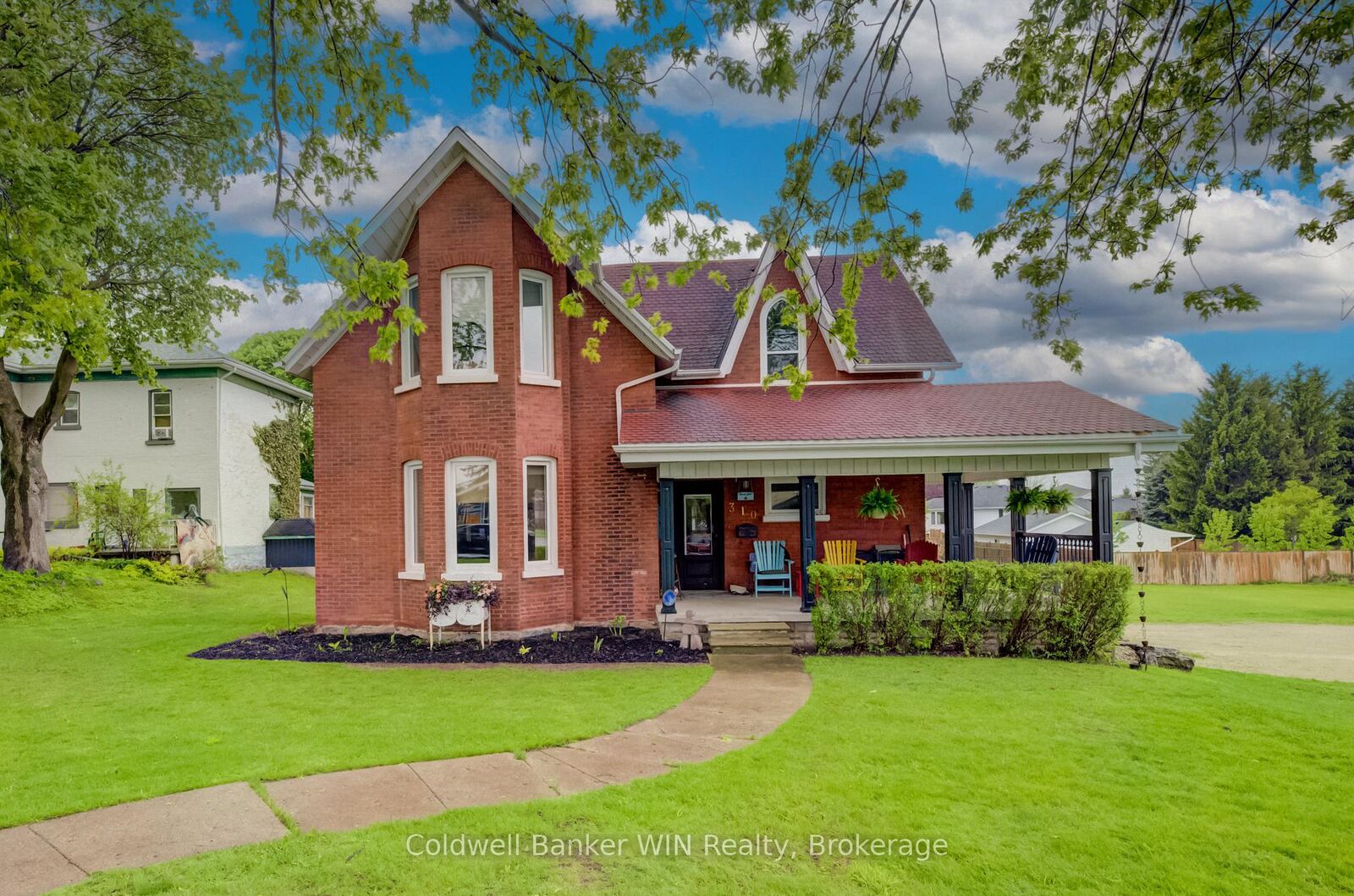 Property Photo:  310 Main Street W  ON N0G 2P0 