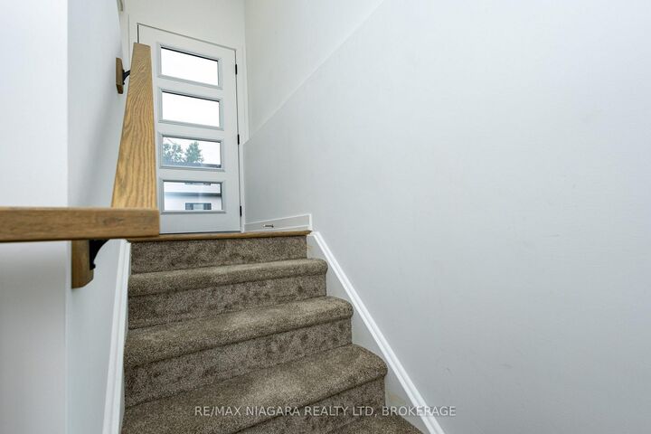 Property Photo: 4263 Fourth Avenue ON L2E 0C2