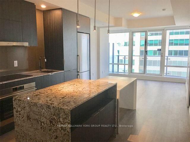 Property Photo:  1 Bloor Street E 3112  ON M4W 1A9 