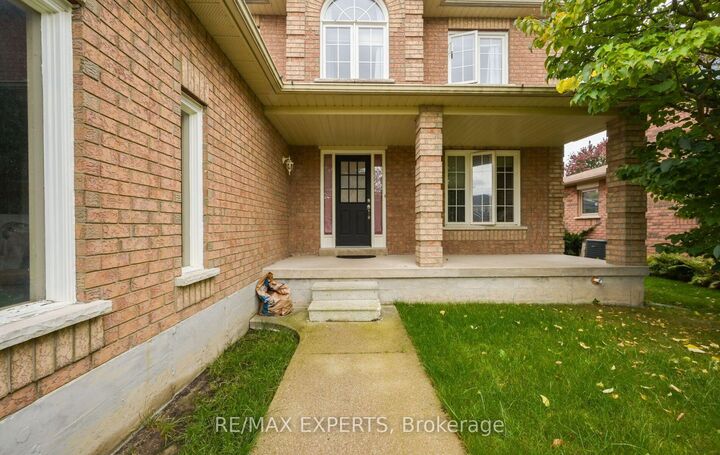 Property Photo:  60 Darling Crescent  ON L9R 1P4 