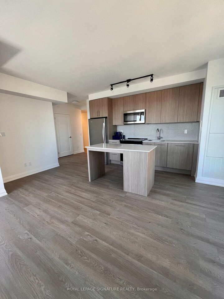 Property Photo:  286 Main Street 1707  ON M4C 0B3 
