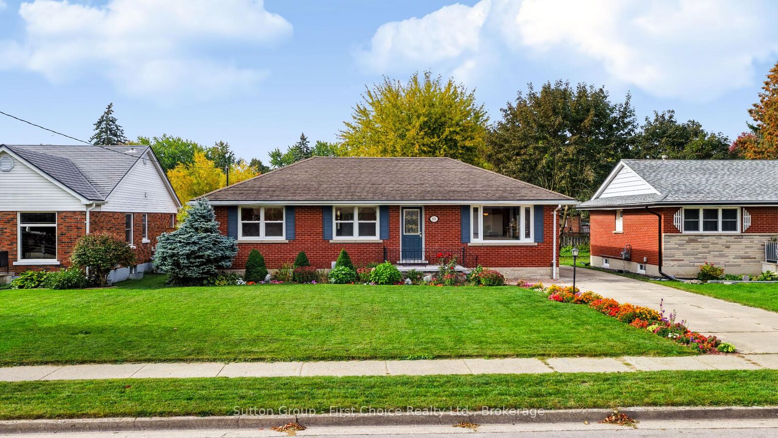 Property Photo:  151 Woods Street  ON N5A 1M3 