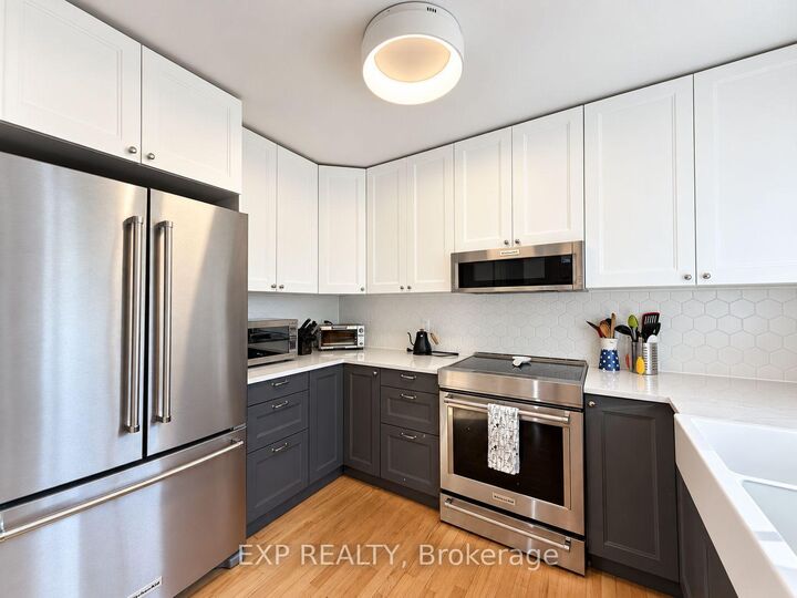 Property Photo: 189 Dunbarton Court ON K1K 4L7