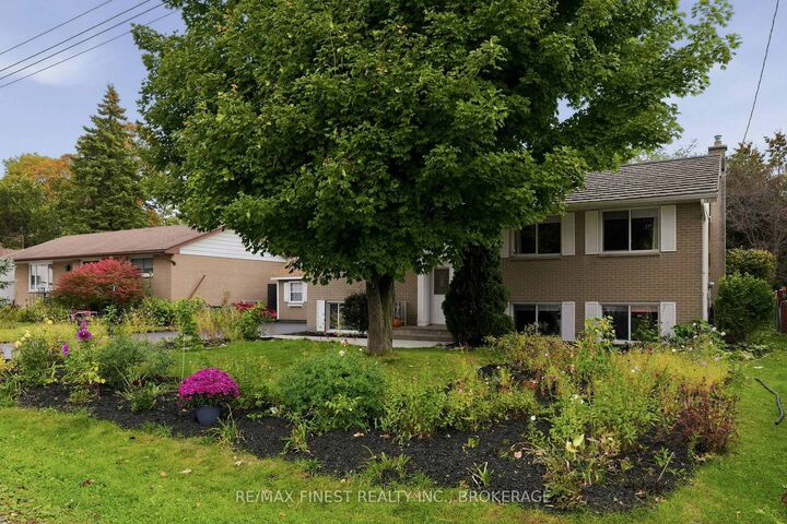 Property Photo:  366 Roosevelt Drive  ON K7P 0L8 