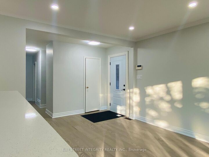 Property Photo:  207 Maple Avenue  ON L4C 2J4 