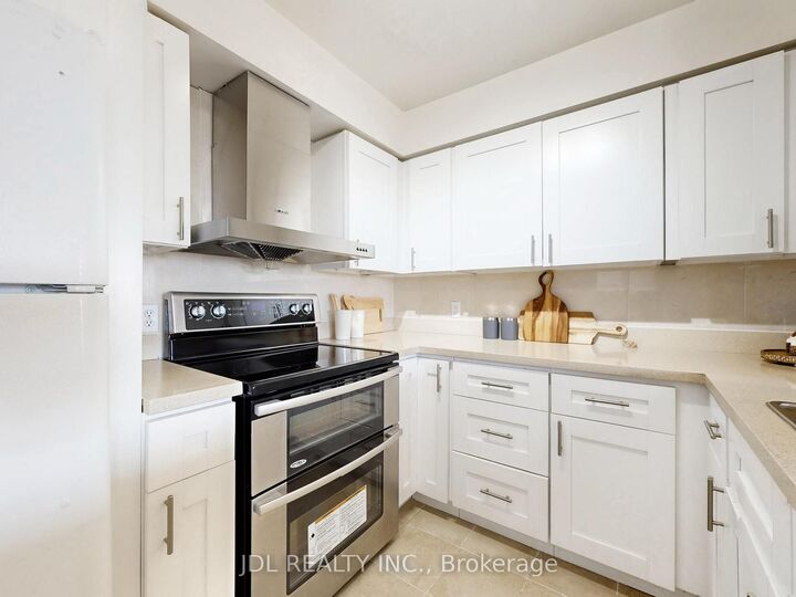 Property Photo:  260 Doris Avenue 906  ON M2N 6X9 