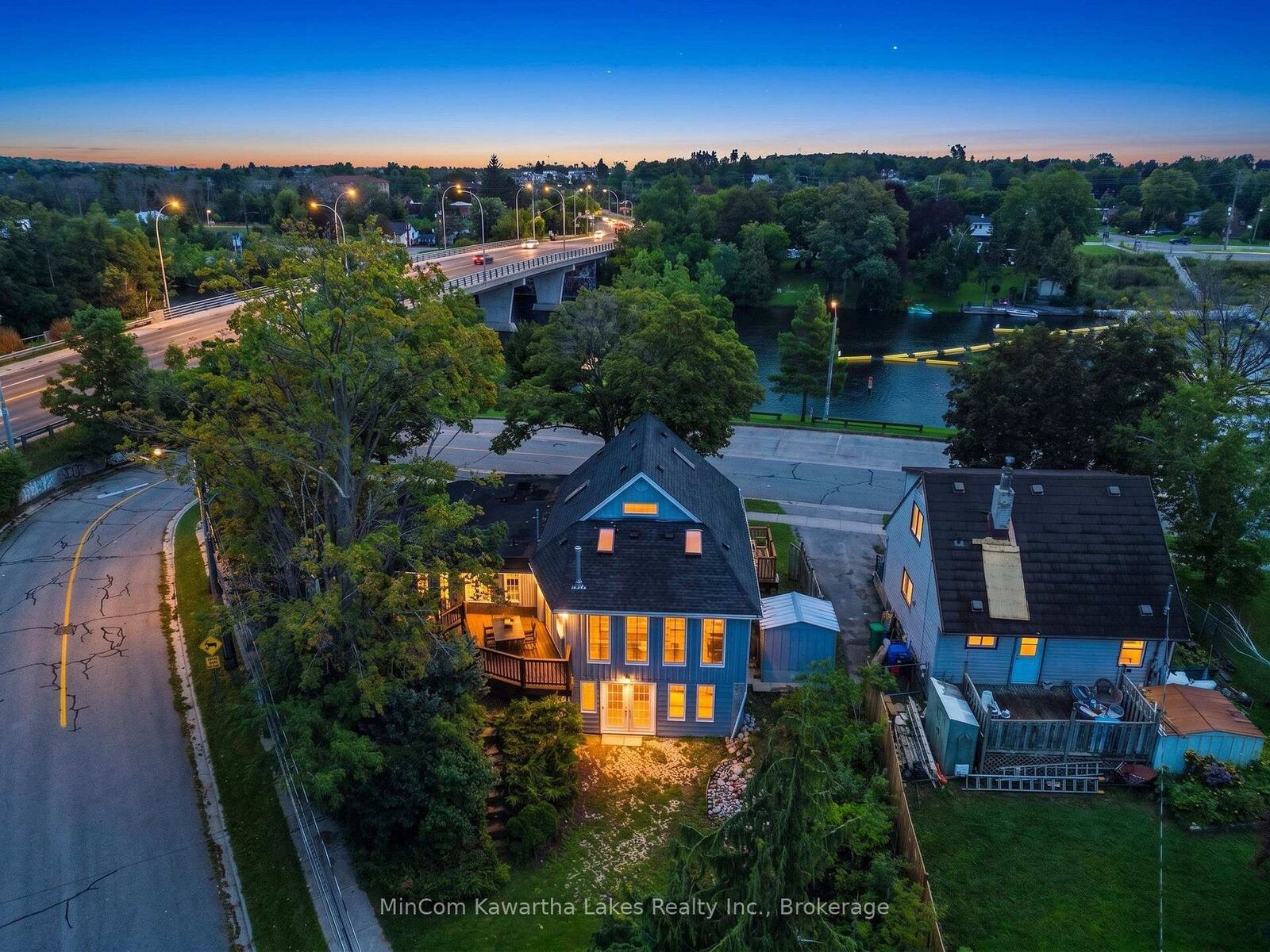 Property Photo:  811 Morphet Avenue  ON K9J 2X7 